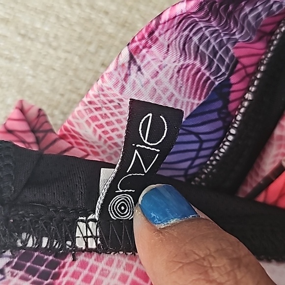 Onzie.com racerback tank top red abstract patterns s/m - Picture 2 of 8